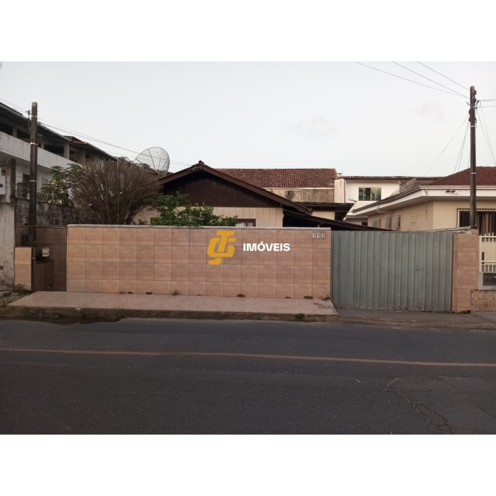 Casa à venda com 3 quartos, 265m² - Foto 1